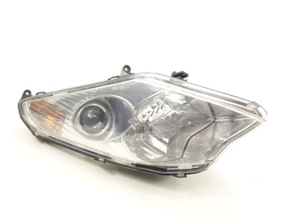 Peugeot Satelis 125 Lampa przód reflektor prawy