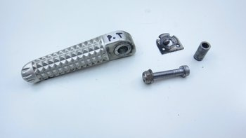 Yamaha R1 Rn22 Podnóżek Pasażera Prawy Tył