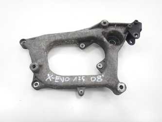Piaggio X-Evo 125 04-12 Swingarm, Muffler Mount
