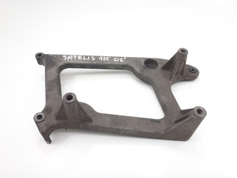 Peugeot Satelis 125 06-12 Control Arm, Muffler Mount