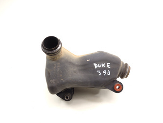 Ktm Duke 390 17-22 Exhaust Manifold Can Connector