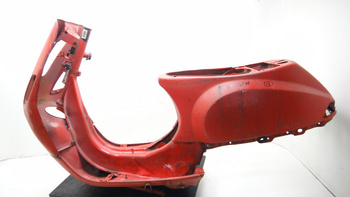 Piaggio Vespa Lx 125 Rama Karoseria