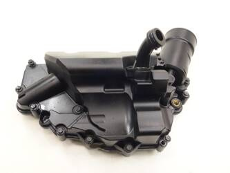 The cover covers the Can-am Spyder Rotax 1330