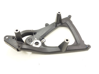 Peugeot Metropolis 400 20- Swingarm muffler mount