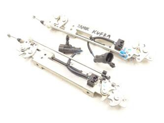 Can-am Spyder F3 Ltd. case lock mechanism