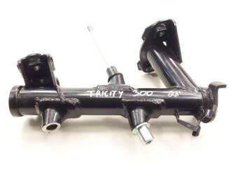 Mounting the wishbones of the Yamaha Tricity 300 head frame