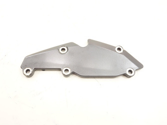 The cover covers the Spyder F3 Rotax 1330