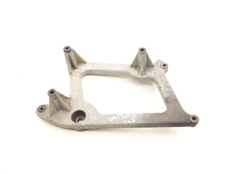 Peugeot Satelis 125 Swingarm muffler mount