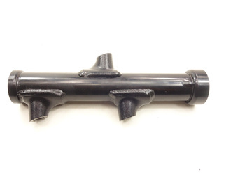 Mounting the wishbones, left side of Yamaha Tricity 300