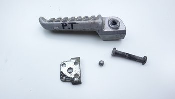 Kawasaki Zx12R Podnóżek Pasażera Prawy Tył