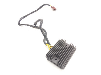 Piaggio Mp3 125 Regulator Napięcia