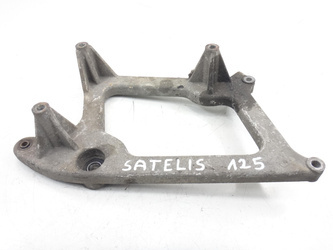 Peugeot Satelis 125 06-12 Control Arm, Muffler Mount