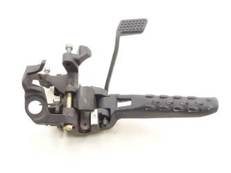 Driver's right footrest, Can-am Ryker 900 lever