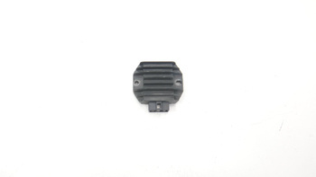 Piaggio Vespa 125 Regulator Napięcia