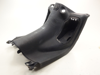 Peugeot Elystar 50 Cockpit plastic above the knees