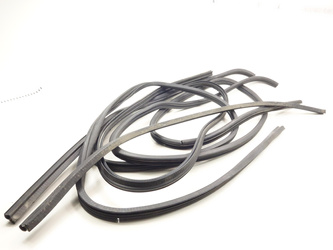 Microcar Due 6 19- Trunk door seals